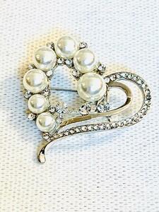  heart type pearl rhinestone brooch 