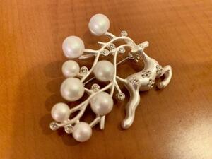  silver deer pearl brooch 