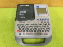 [A18171] KING JIM TEPRA PRO SR330 ラベルプリンター ▼現状品 通電確認のみ 電池ふた無し_画像1