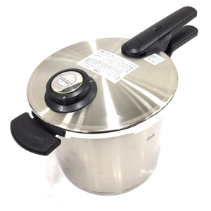 美品 フィスラー コンフォート 圧力鍋 6L 直径22㎝ 鍋 調理器具 シルバー Fissler 保存箱付き ドイツ製