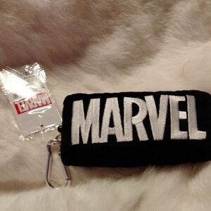 ★MARVEL リール付きぬいぐるみパスケース(ブラック)★新品未使用★