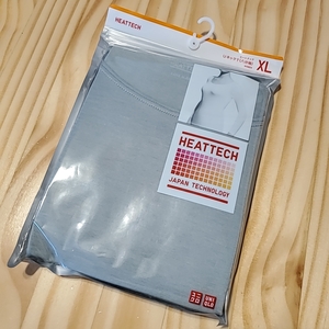 1952 UNIQLO ユニクロ XL HEATTECH ヒートテック Uネック Tシャツ 8分袖 グリーン 緑系 インナー ウエア 保温 発熱 