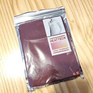 1971 UNIQLO ユニクロ XL HEATTECH ヒートテック Uネック Tシャツ 半袖 ワイン インナー ウエア 保温 発熱 ストレッチ