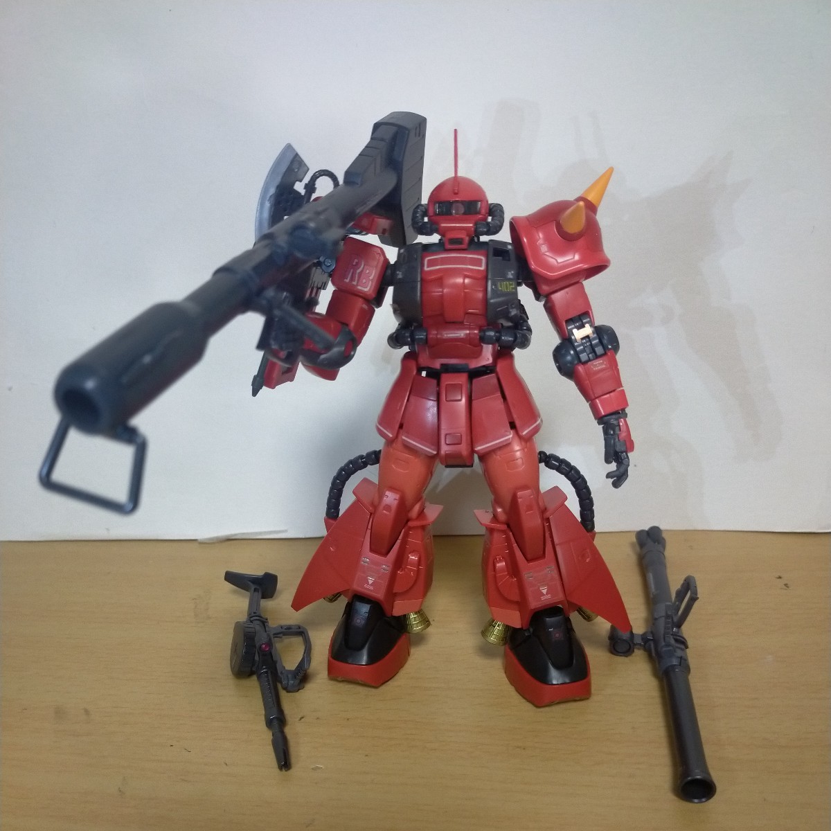 RG 1/144 Premium Bandai Limited Johnny Ridden's High Mobility Zaku R-2 Produit fini peint Gundam Junk Gunpla HGUC Crimson Lightning Gelgoog Cannon, personnage, Gundam, Produit fini