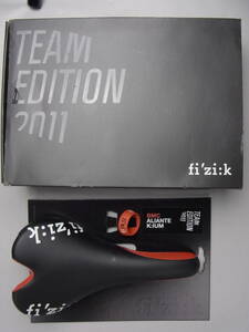 【 フィジーク アリアンテ 】 Fizik BMC Aliante Carbon Saddle with K:LUM Rails Black/Red 中古