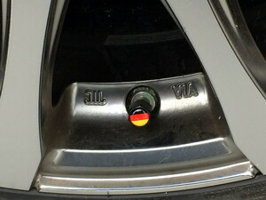 国旗柄 汎用 エアバルブ キャップ ドイツ キーホルダー付き ブラック BMW ベンツ メルセデス AUDI アウディ フォルクスワーゲン スマート