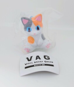 VAG36　ちょこんとおすわりネゴラ　小夏や　ガチャガチャ　カプセルトイ　三毛猫