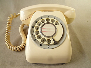 * dial type telephone machine 600-A2 76