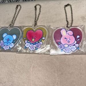 BT21 アクリルキーホルダー　TATA KOYA COOKY