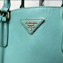 【希少カラー】PRADA プラダ ガレリア ハンドバッグ ショルダーバッグ サフィアーノ レザー 2way ターコイズブルー 三角ロゴ _画像2