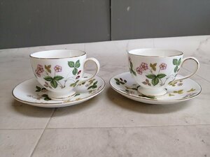 YH100416 カップ＆ソーサー WEDGWOOD ウエッジウッド ワイルドストロベリー ティーカップ 2客　WILD STRAWBERRY 食器 直取り歓迎　