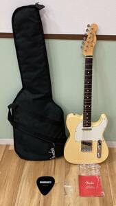 14443　ギター　FENDER　フェンダー　保証書　ソフトケース　JAPAN　60S　TRADITIONAL　TELECASTER　ROSEWOOD　VINTAGE　WHITE　白　現状品