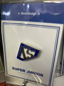 SUPER JUNIOR ロゴ　ピンバッジ