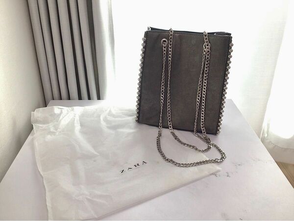 【完売品　美品】ZARA チェーンバッグ　メタリックグレーシルバー