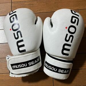 MUSOU GEAR ムソウギア　ボクシンググローブ　白　14オンス　ジャンク品　ムエタイ　キックボクシング MMA 総合格闘技 UFC RIZIN