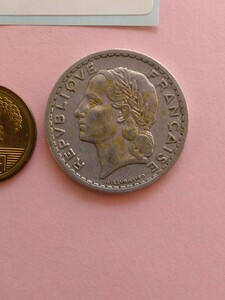 外国コイン　フランス　(Rー５８６)　５フラン硬貨　１９４７年　アルミニウム硬貨