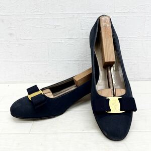 1201◎ ② イタリア製 Salvatore Ferragamo サルヴァトーレフェラガモ 靴 パンプス ラウンドトゥ ネイビー レディース7.5(25.0相当)