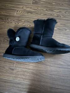 【UGG】アグ 靴 ブーツ US7 24cm ブラック 黒(中古美品）