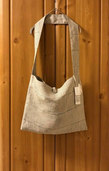 mina perhonen ミナペルホネン 「misty line」sash bag カラー：beige