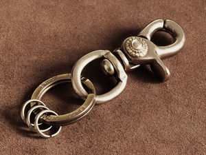 真鍮 飾りナスカン キーホルダー (オリジナルリング）ブラス メンズ キーリング ゴールド 金属 ベルトループ フック カラビナ 鍵 収納 金物