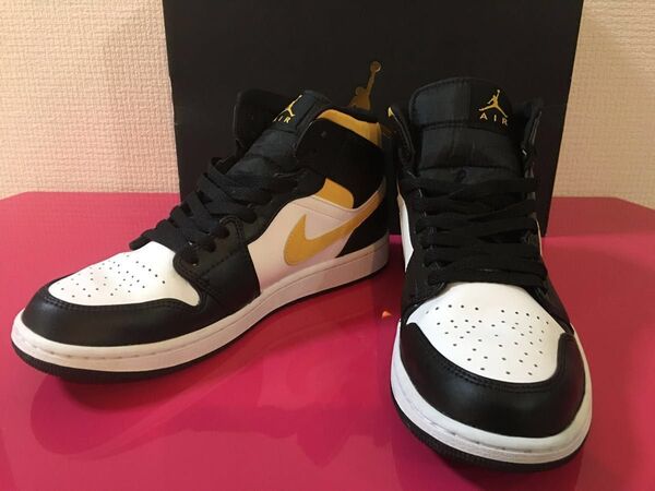 NIKE/ナイキ AIR JORDAN 1 MID WHITE/POLLEN-BLACK パラン　27.5