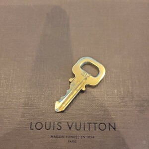 Красота Louis Vuitton Padrock Cadena Nanjin Lock Louis Vuitton Key Gold № 317 Доставка 63 иена ~