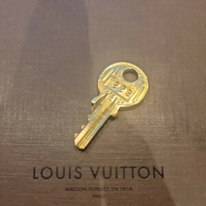 美品 Louis Vuitton パドロック カデナ 南京錠 ルイヴィトン 鍵 ゴールド 　番号　229　送料63円～