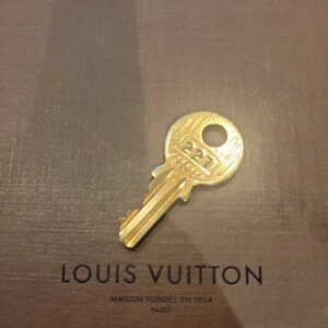 美品 Louis Vuitton パドロック カデナ 南京錠 ルイヴィトン 鍵 ゴールド 　番号　227　送料63円～