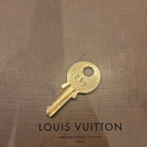 美品 Louis Vuitton パドロック カデナ 南京錠 ルイヴィトン 鍵 ゴールド 　番号　210　送料63円～