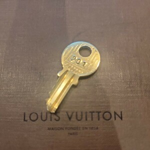 美品 Louis Vuitton パドロック カデナ 南京錠 ルイヴィトン 鍵 ゴールド 　番号　201　送料63円～