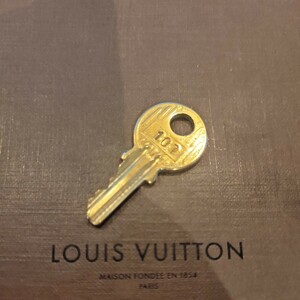 美品 Louis Vuitton パドロック カデナ 南京錠 ルイヴィトン 鍵 ゴールド 　番号　107　送料63円～