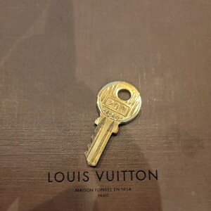 美品 Louis Vuitton パドロック カデナ 南京錠 ルイヴィトン 鍵 ゴールド 　番号　204　送料63円～