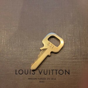 美品 Louis Vuitton パドロック カデナ 南京錠 ルイヴィトン 鍵 ゴールド 　番号　331　送料63円～