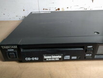 H10-132　TASCAM CD-01U　PRO業務用CDプレーヤー タスカム_画像2