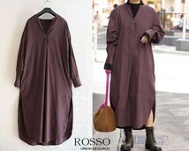 送料210円！ROSSO ロッソ☆アーバンリサーチ☆くるみボタンの上品シンプルワンピース ピーチスキン くるみボタン ブラウン ポケットあり_画像1