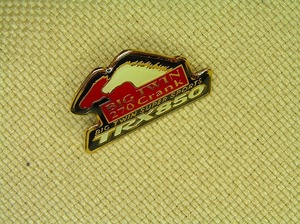 非売品・1995年当時物♪Yamaha Motor Co., Ltd. ヤマハ発動機株式会社 純正 ピンバッジ オートバイ TRX850■定形外郵便送料全国一律：120円