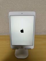 超美品 iPad mini5 64GB white A2124 Wi-Fi+Cellular 7.9インチ 第5世代 2019年 本体 バッテリー93%中古 SIMフリー 管理番号：14668_画像1