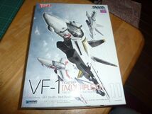 1/100 VF-1 ファイター　マルチプレックス WAVE ウェーブ　バルキリー　超時空要塞マクロス　VF-1A　VF-1J　VF-1S_画像1