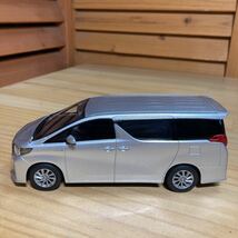 Y送料無料△708中古品【TOYOTA トヨタ】TOYOTA ALPHARD トヨタ アルファード ハイブリッドSR ミニカー シルバーメタリック_画像3