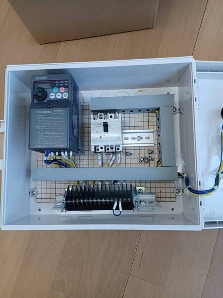 インバーターボックス 0.75KW