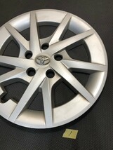 トヨタ プリウスα ZVW41 純正 ホイールキャップ 1枚 42602-47090 中古品 傷有り①_画像3