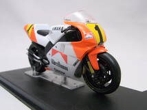 ★人気商品★YAMAHA YZR500 Wayne Rainey 1991 1/24 チャンピオンバイク ヤマハ YZR500 ワイン レイニー★検:マルボロ タバコ_画像2