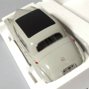 美品★NOREV Mercedes-Benz 300(w186) 1955 Grey 1/18 ミニカー 183578 メルセデス・ベンツ 300 グレー ノレブ★の画像3