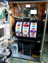 送4000円～ パチスロ デッドマン・ワンダーランド KC [コイン作動タイプ] 本体実機 + ドアキー + 設定キー　北電子 アニメ タイアップ スロ_画像6