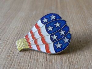 古い ピンバッジ : アメリカ 国旗 気球 バルーン 乗り物 ピンズ #J