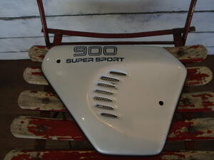 # Ducati - Bevel 900SS original right side side cover original paint at that time mono N80