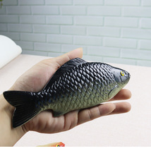 食品サンプル 模型 魚 大漁のフナ 8個セット (黒)_画像3