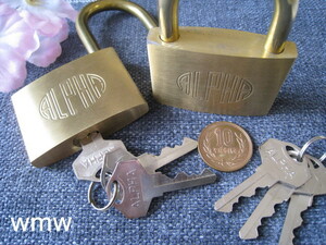 【送料無料】アンティーク古い鍵と錠真鍮シリンダー南京錠55ミリ2個1組昔金具