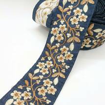 インド刺繍リボン 約58mm 花模様 紺ベース_画像4