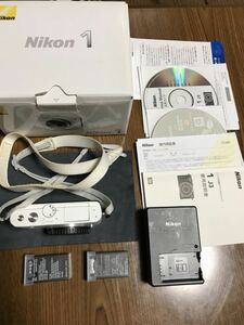 ニコン Nikon 1 J3 ホワイト ボディ バッテリー2個　チャージャー　元箱　説明書